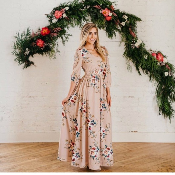 Ashley LeMieux Dresses & Skirts - New Ashley LeMieux Kenzie tan floral maxi dress